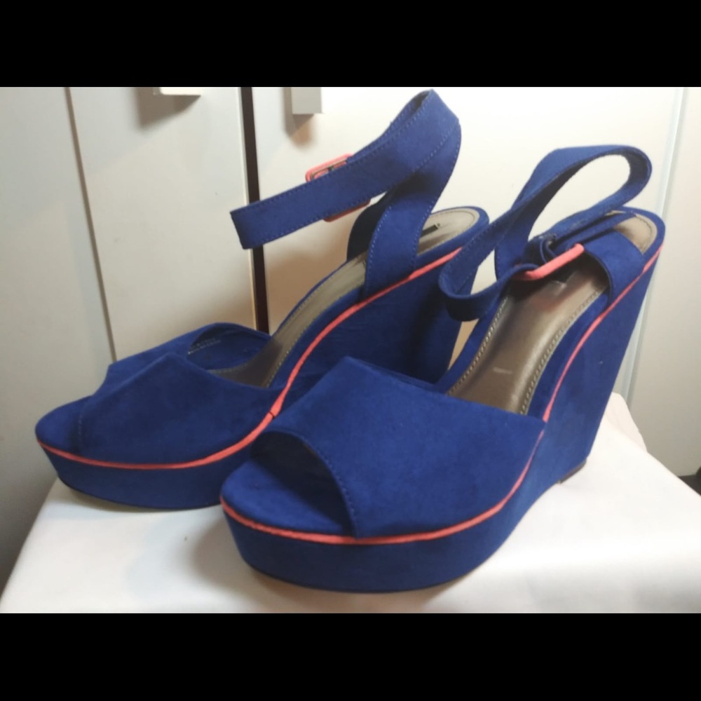 New forever 21 faux suede wedge heels